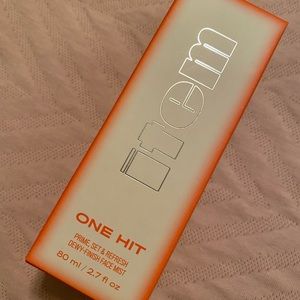 Item One Hit face primer